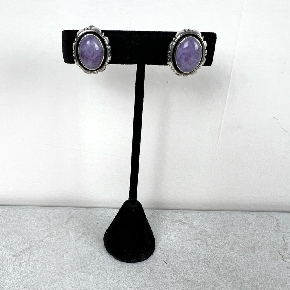 Amethyst and sterling silver oval button earrings - Picture 2 of 7